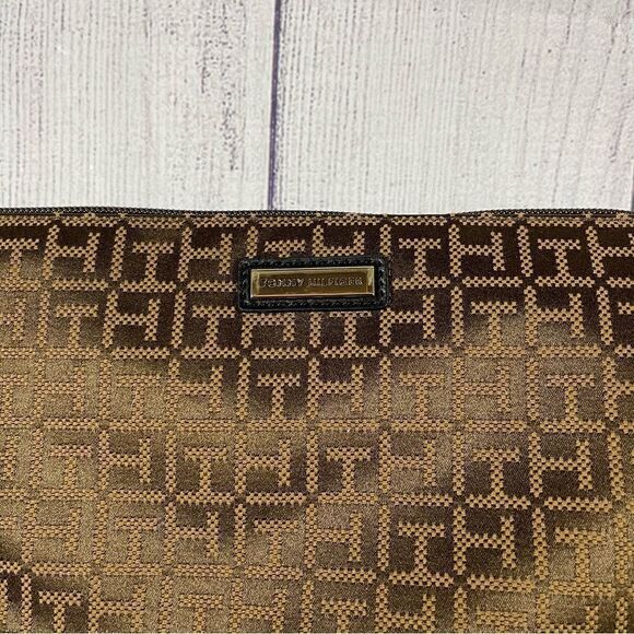 Tommy Hilfiger Cosmetic Bag - Picture 4 of 10